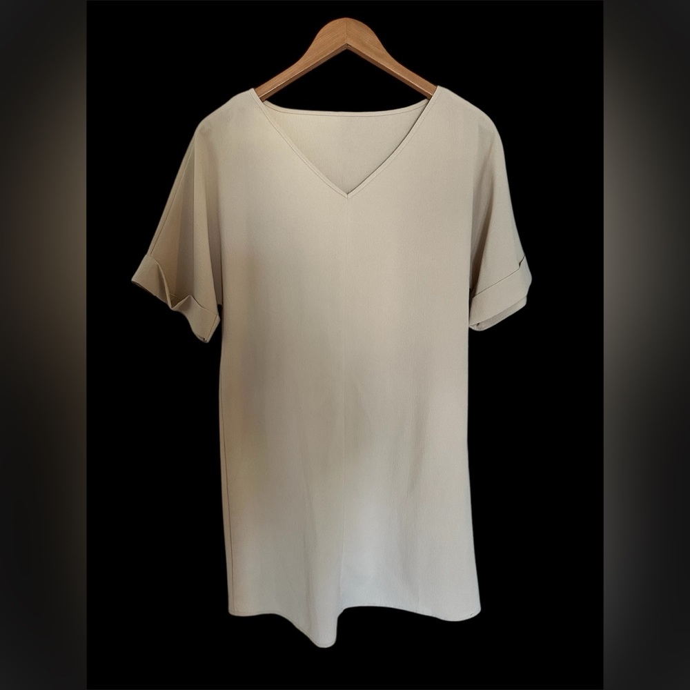 Short sleeved cuffed V-neck Tunic